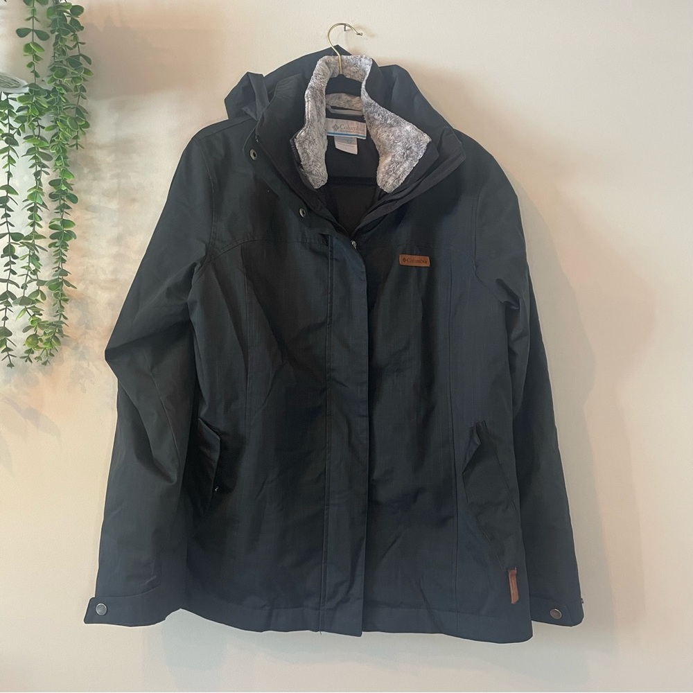 Columbia Women's Dark Gray Ski Jacket